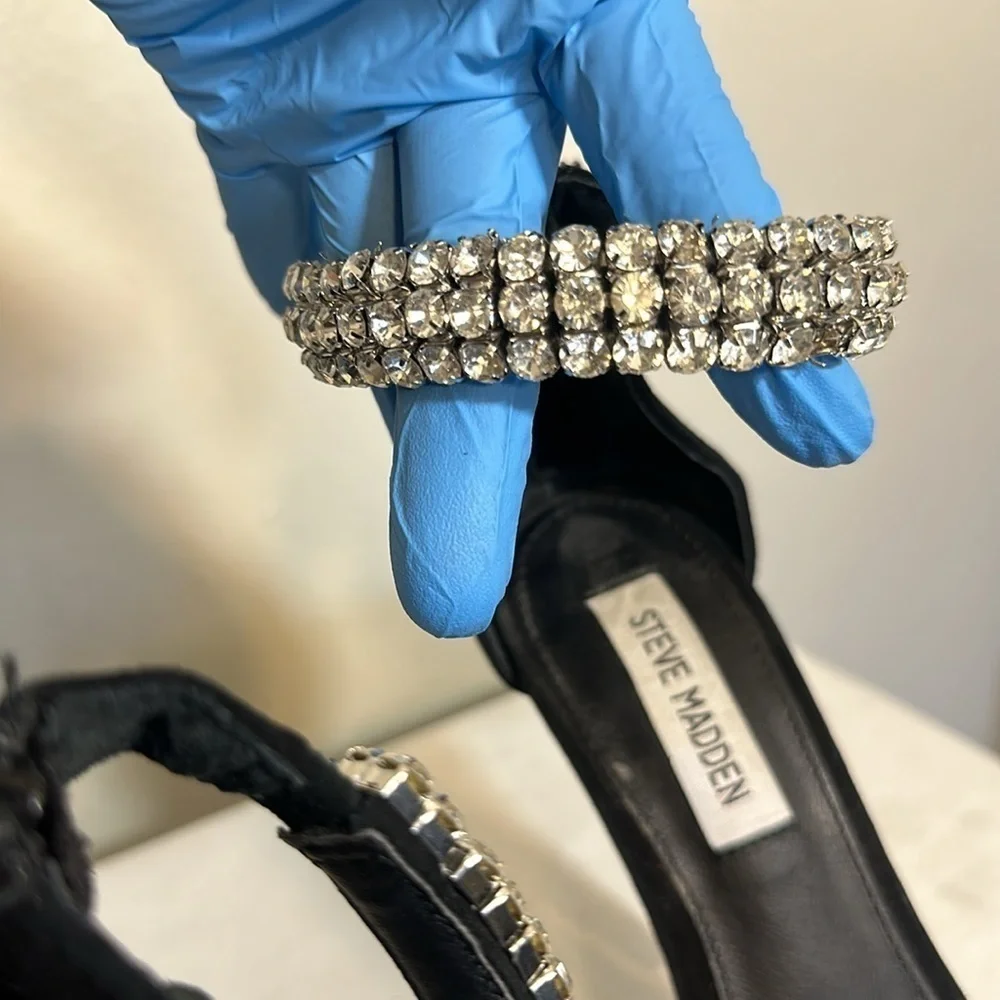 Steve Madden Rhinestone Heels – Glam & Elegance